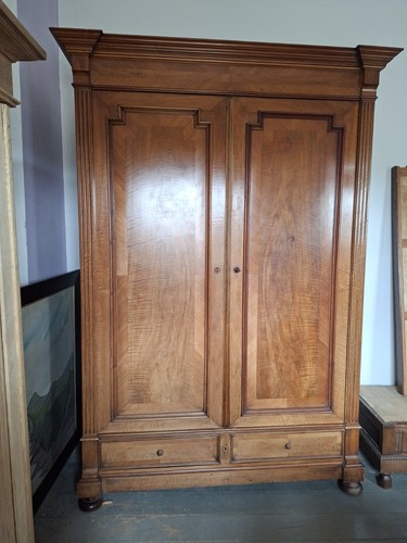 Antiker kleiderschrank - antiker,