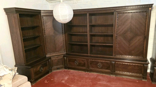 Antiker bücherschrank im - ,